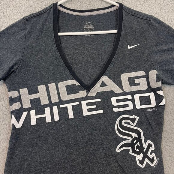 Nike Chicago White Sox V-neck Tee Women’s‎ Medium MLB Short Sleeve Shirt - Picture 2 of 8